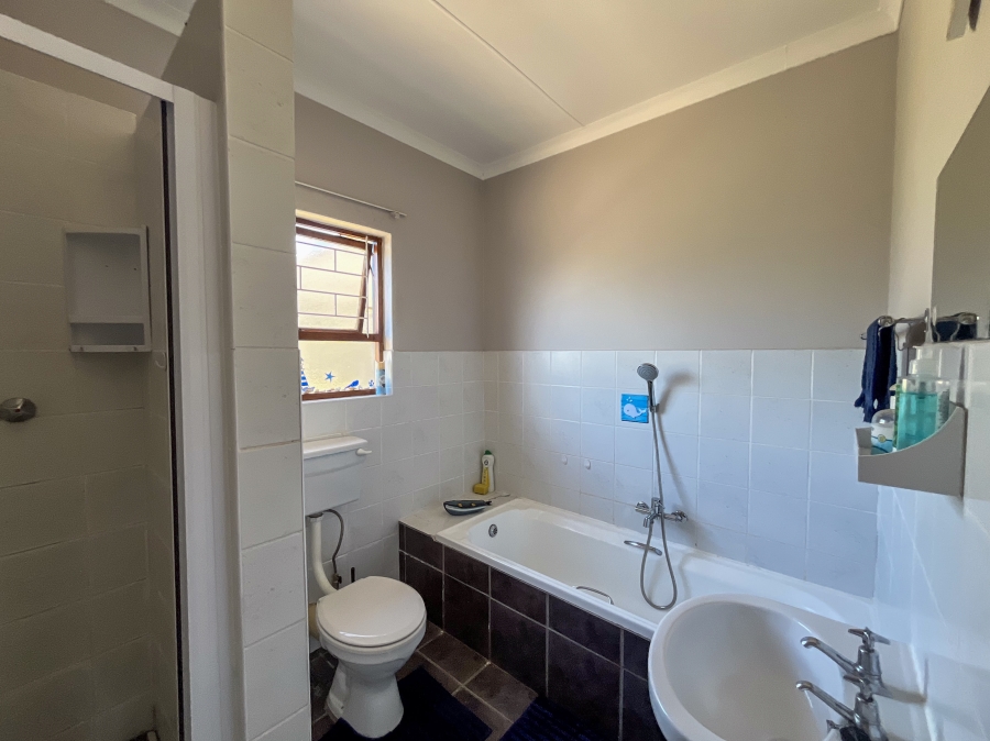 2 Bedroom Property for Sale in Country Club Western Cape